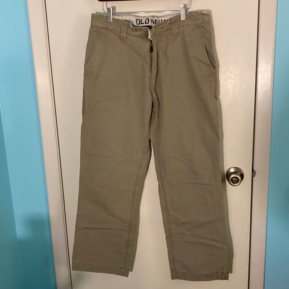 Mens Old Navy Khaki 32”x30” Flannel Lined Flat Front Pants. Never Worn